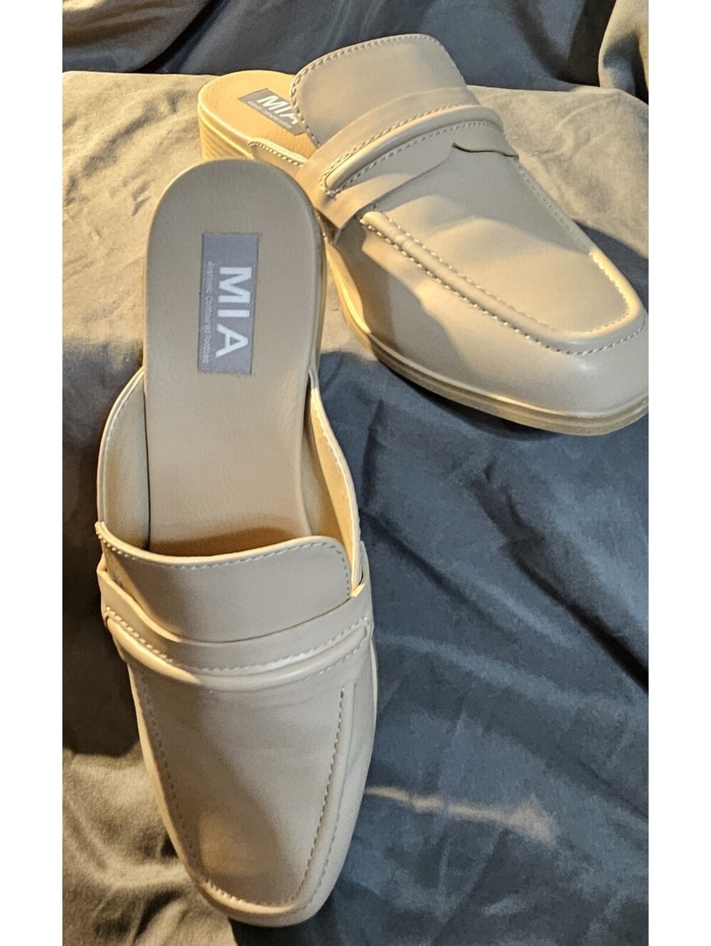 Womens MIA Milia Round Toe Loafers Mules Beige Burn Size 9